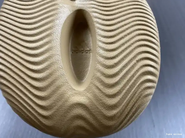 hype GW3354 Ochre Foam RNNR Adidas Yeezy 0515